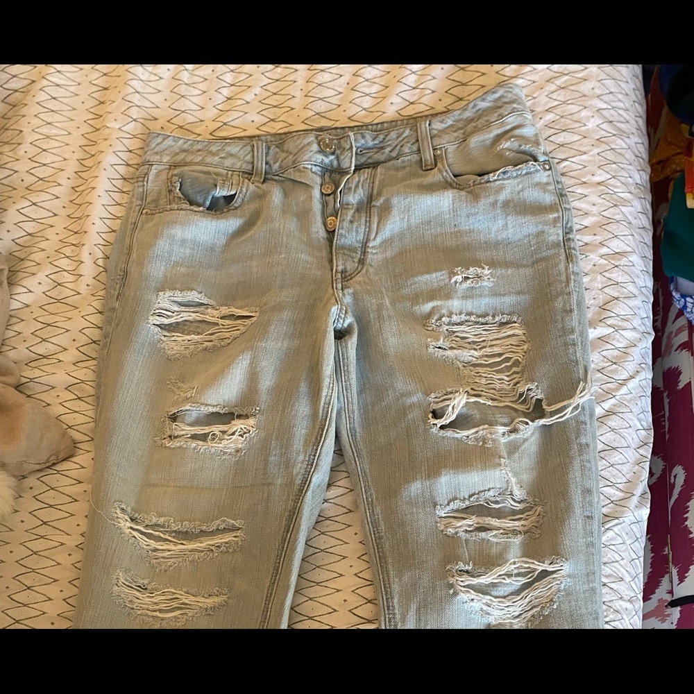American Eagle Cropped Mom Jean